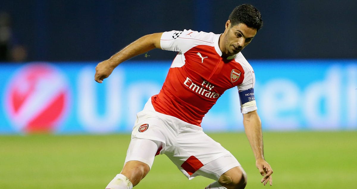 Mikel Arteta drops the shoulder