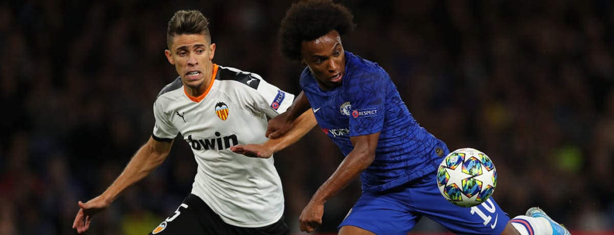 D - SEPTEMBER 17: Willian of Chelsea battles with Gabriel Paulista of Valencia